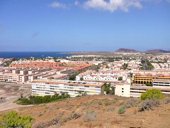 Van op de Montaa Amarilla heeft men een mooi zicht over de Costa Del Silencio. (Foto Frank Catry - 2009)