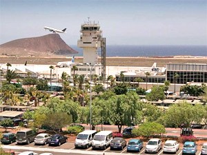 Aeropuerto Tenerife Sur reina Sofia. (Foto www.adn.es)