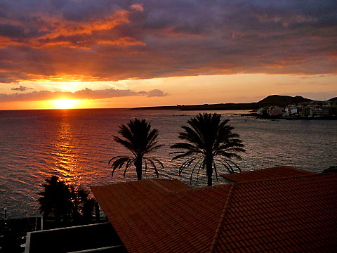 Zonsondergang in Tenerife. (Foto Frank Catry)