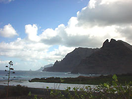 Het onherbergzame gebergte tussen Punta de Hidalgo en Taganana.